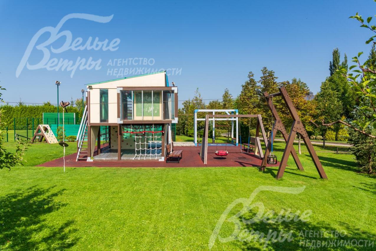 Современная детская площадка