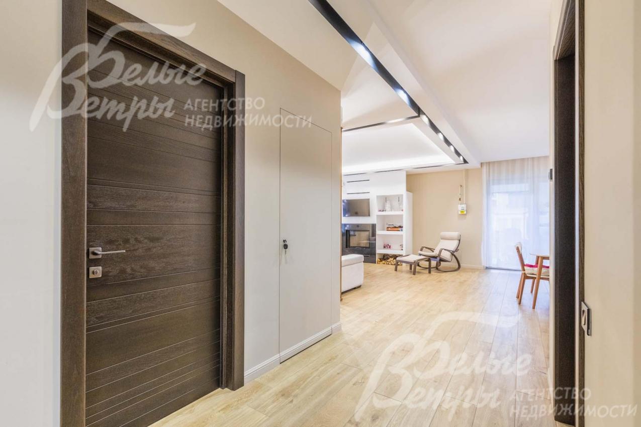 Холл первого этажа