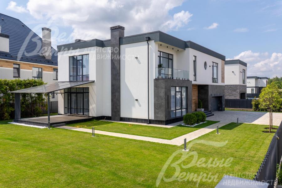 Участок находится в середине коттеджного посёлка бизнес-класса