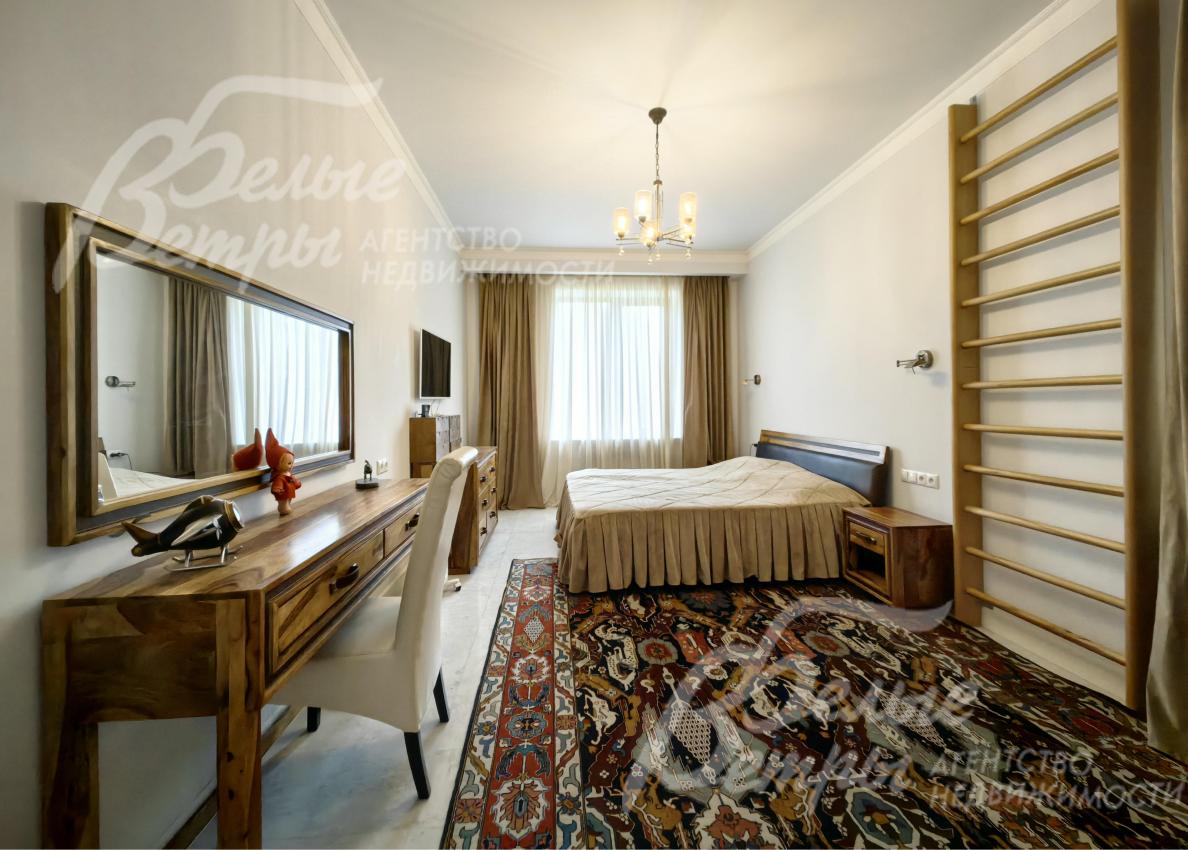 Мастер-спальня на первом этаже