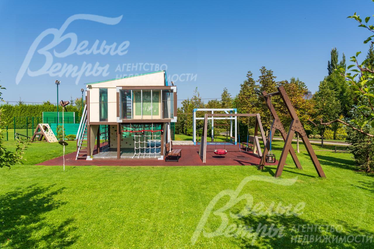 Современная детская площадка