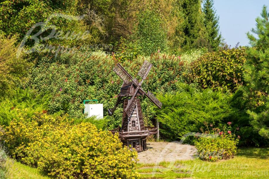 Ландшафтный дизайн на улицах поселка Варварино Эко