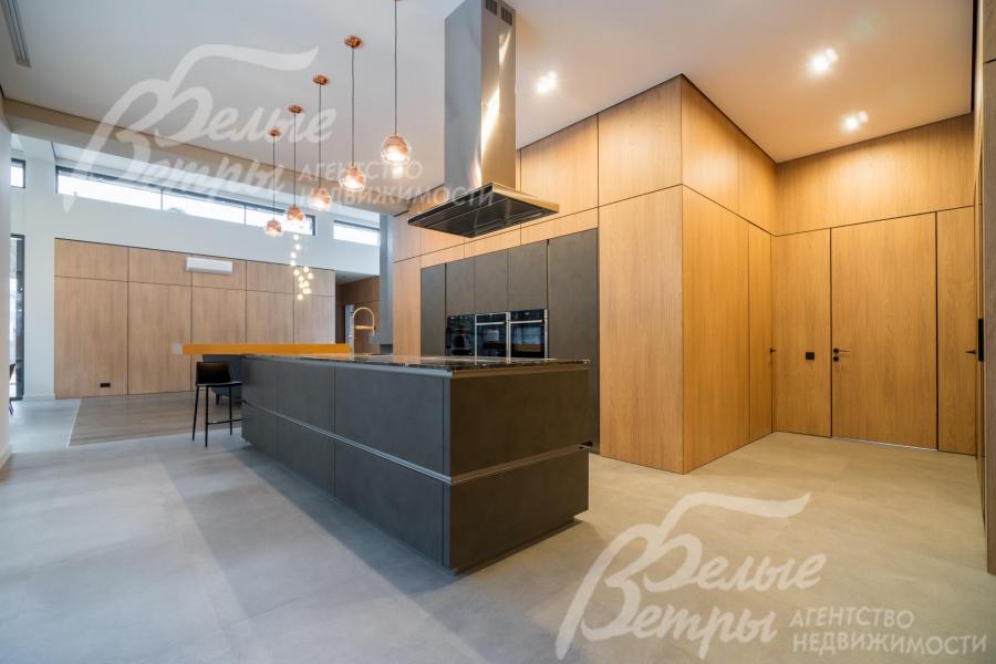 Интерьер выполнен по индивидуальному дизайн-проекту под ключ