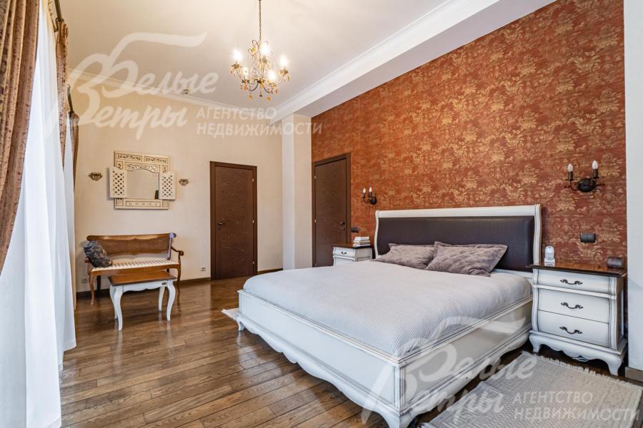 Спальный гарнитур из Италии