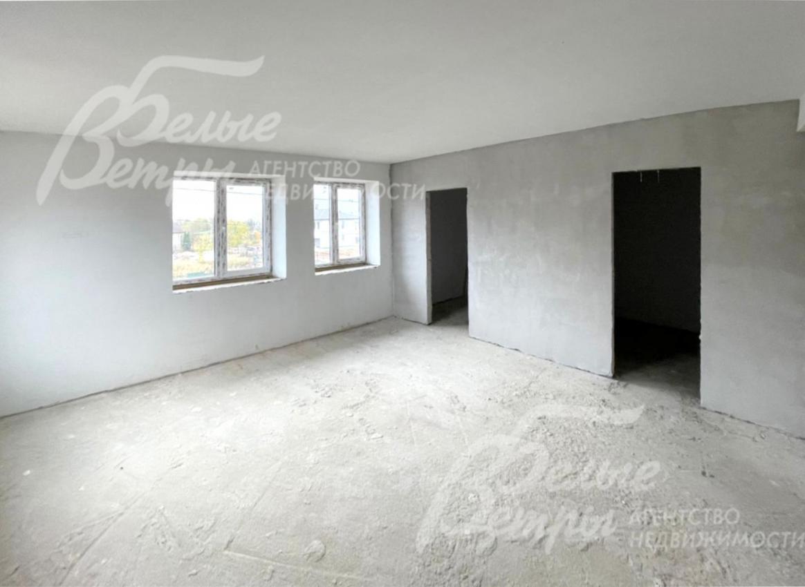 В доме установлены двухкамерные стеклопакеты, толщина профиля 7 см