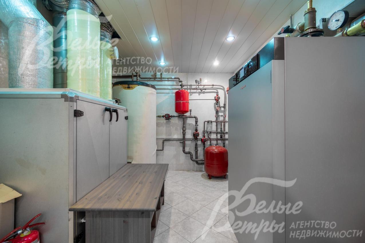 Котельная: газовый котел Viessmann, обвязка котельной – медная; система приточно-вытяжной вентиляции Sistemair 