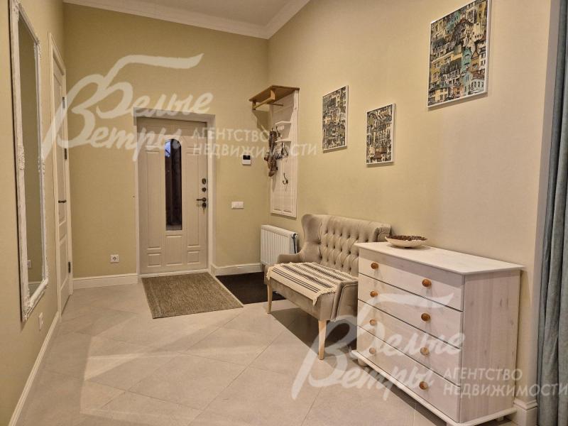 В доме дизайнерская мебель и аксессуары