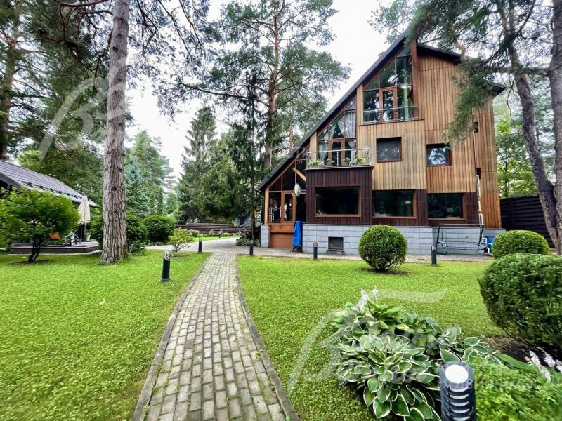 Кирпичный дом в аренду на участке 20 соток в охраняемом коттеджном поселке Милорадово