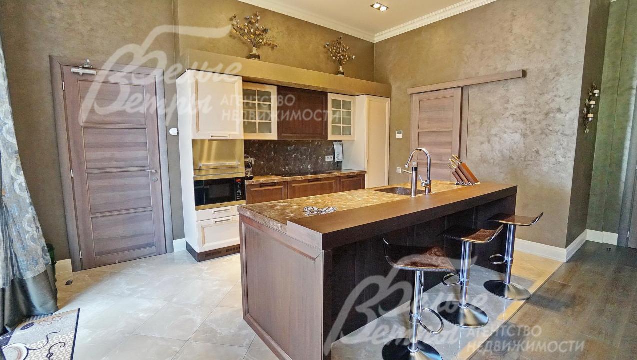 Кухня с островом производства Италия