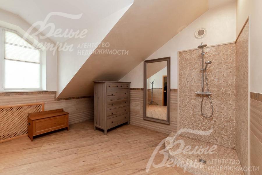 Санузел с душем на мансарде