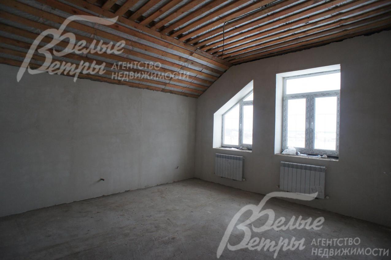 Кровля утеплена, установлены батареи