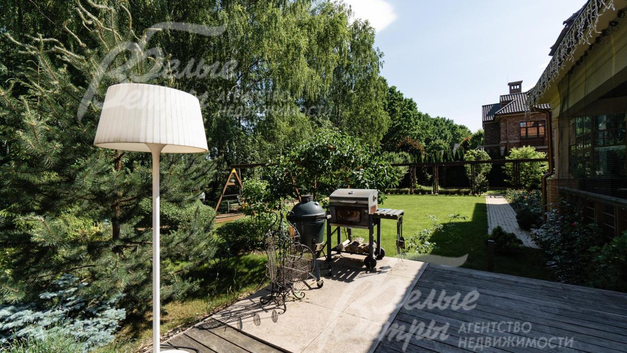 Зона барбекю на патио