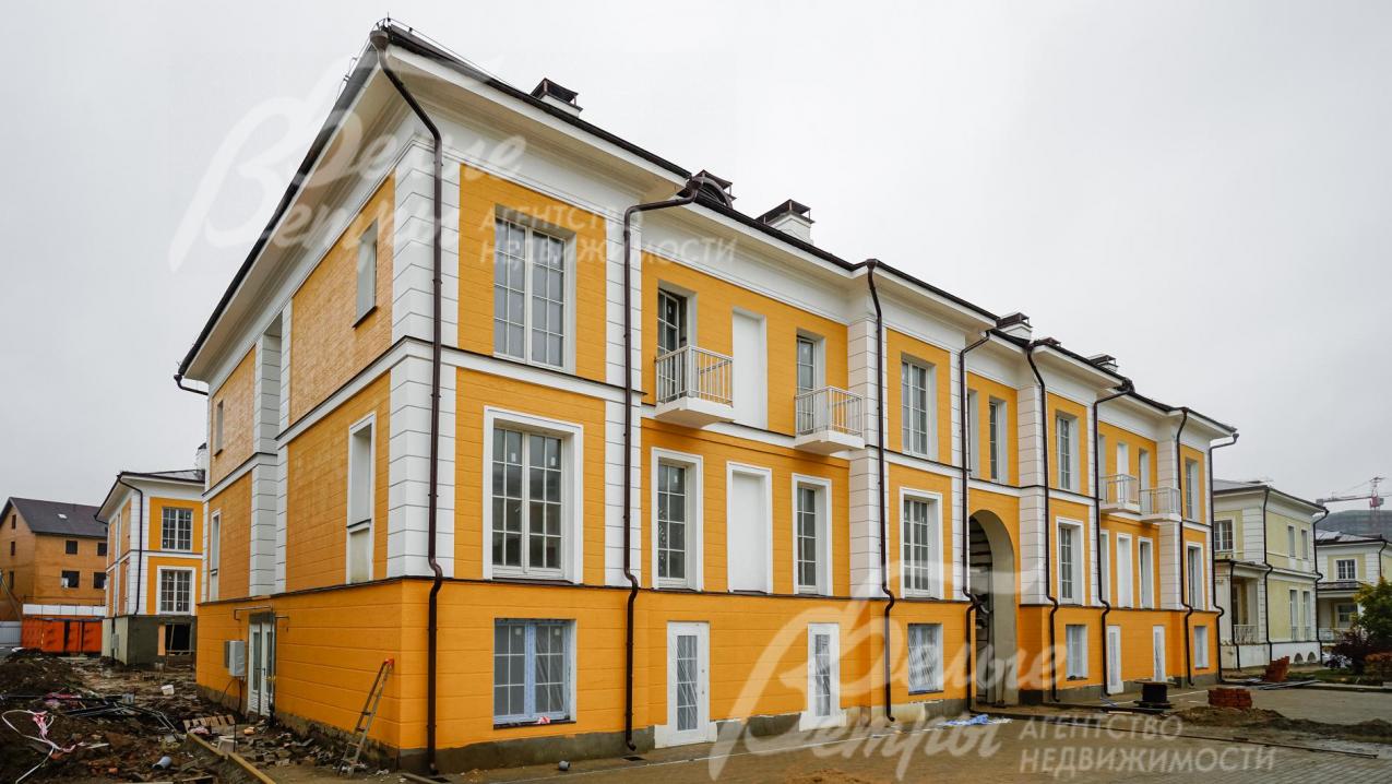 Блокированный дом на 8 таунхаусов