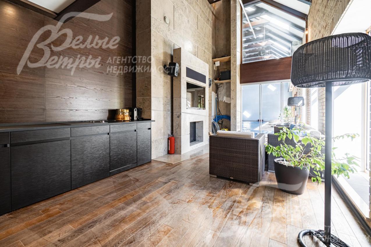 Комната отдыха со вторым светом 30 кв.м в крыле СПА и с выходом к бассейну