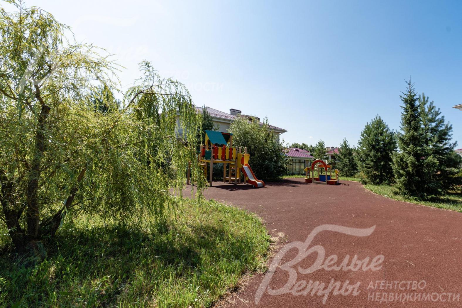 Детская площадка в поселке Ново-Никольское