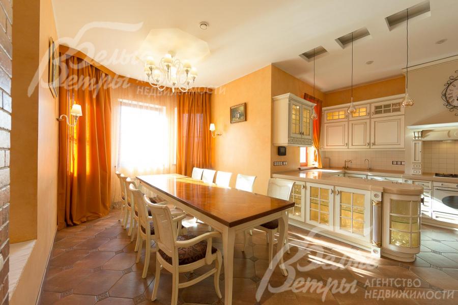 Стол (со стульями) из массива ценных пород с художественными вставками длиной 3,2 м (на 12 персон)