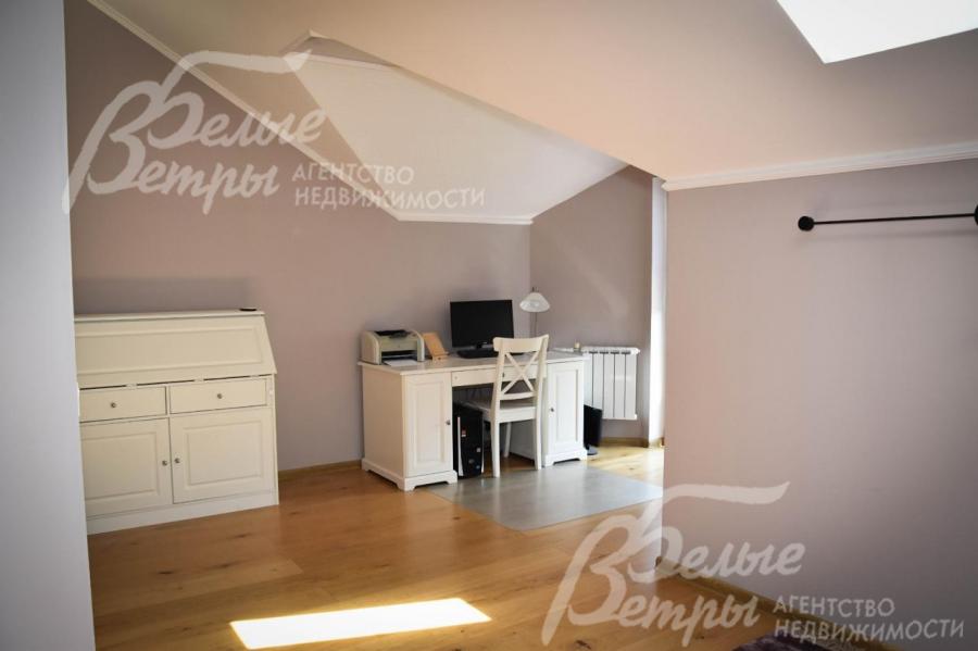 Гостиная на мансардном этаже: может использоваться как кабинет или дополнительная спальня