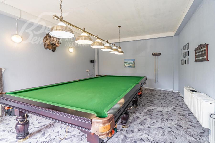 Бильярд во вспомогательном доме