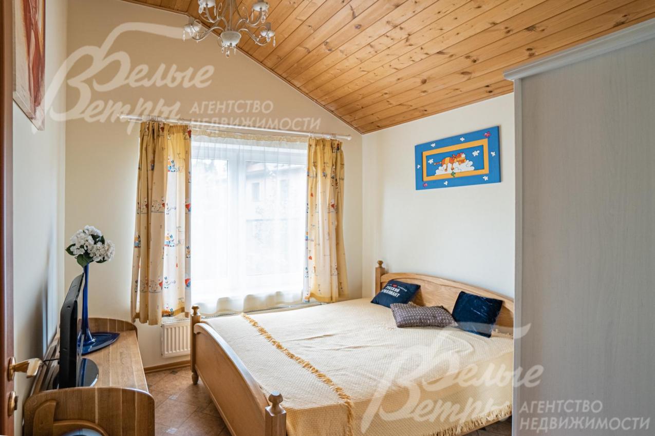 Спальня в квартире для персонала