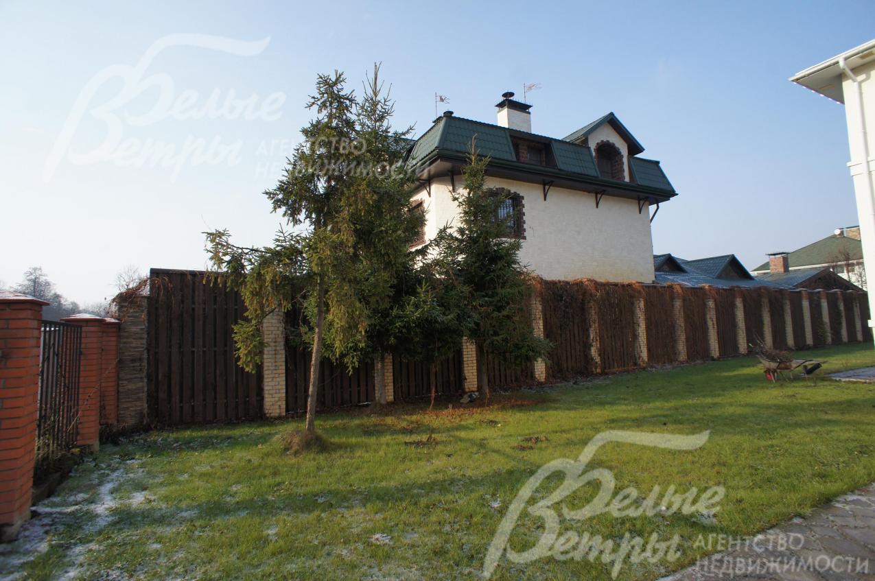 Участок 15 соток с деревьями