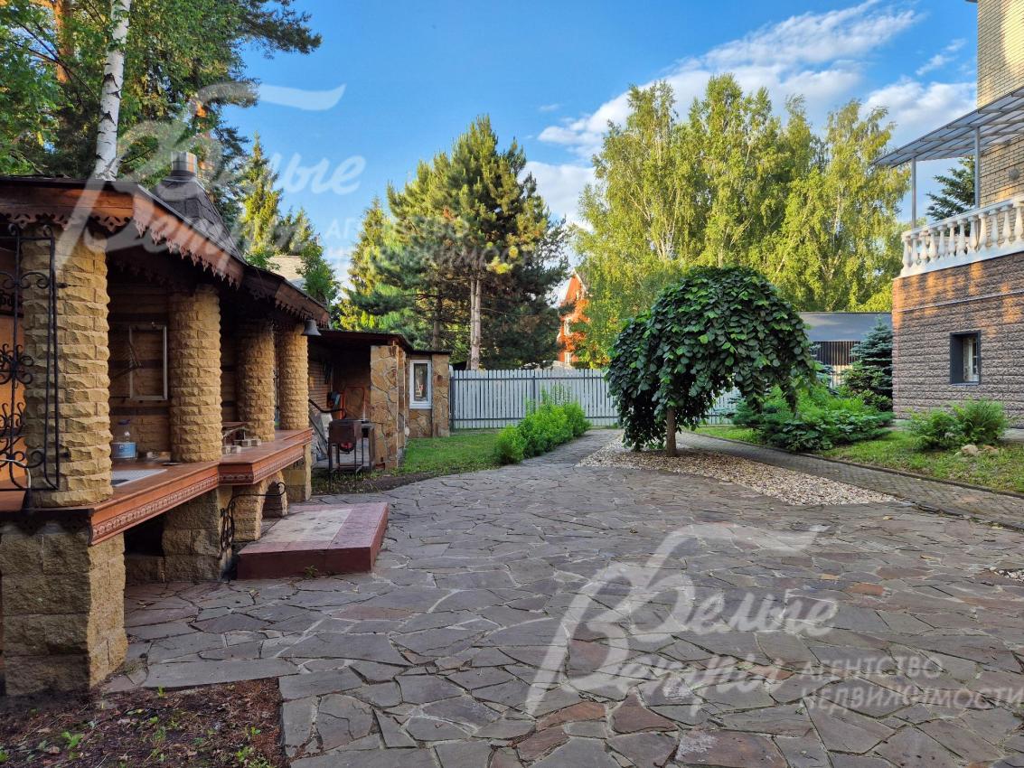 Просторная зона барбекю