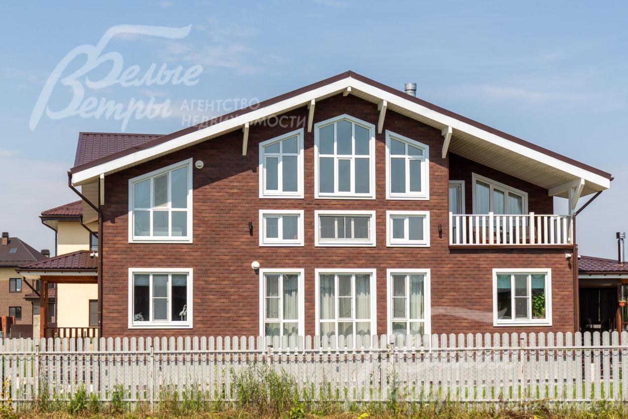 Меблированный дом, построенный по современной каркасной технологии