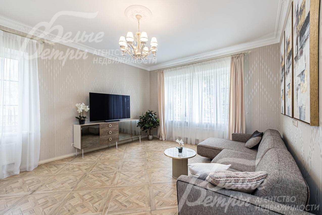 Светлая гостиная 27 кв.м 