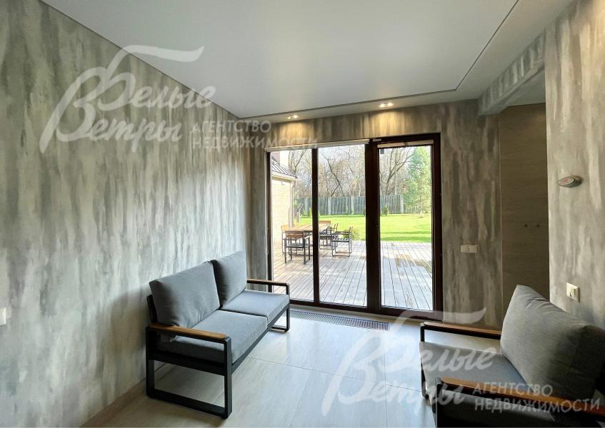 Из зоны сауны есть выход на террасу