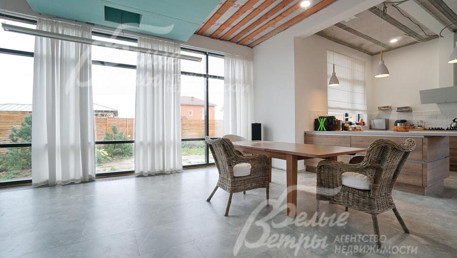 Гостиная с камином 39 кв.м