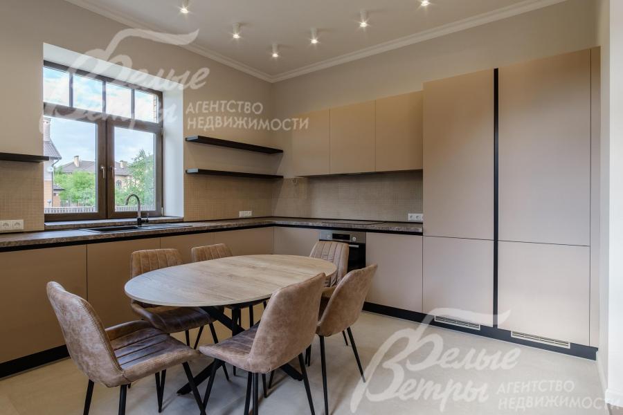 Современная кухня с техникой