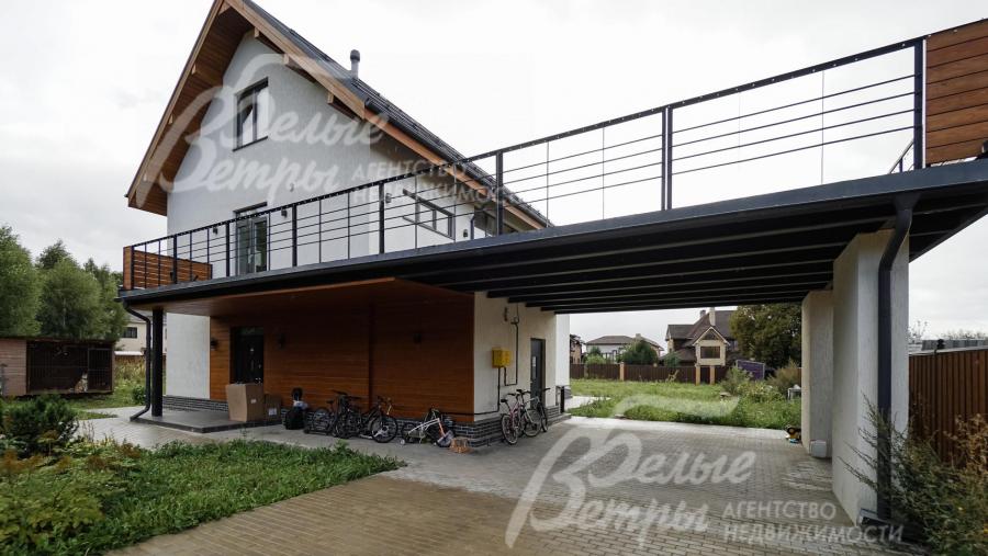 Большая терраса-патио на втором этаже