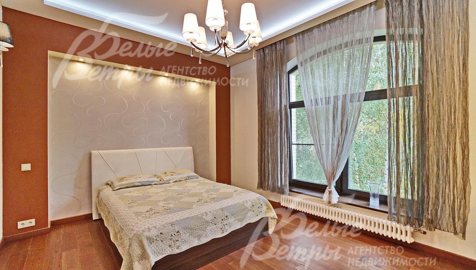 Спальня 18 кв.м на втором этаже с выходом на террасу 