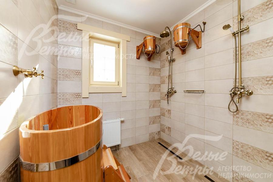 Душевая с обливными ведрами