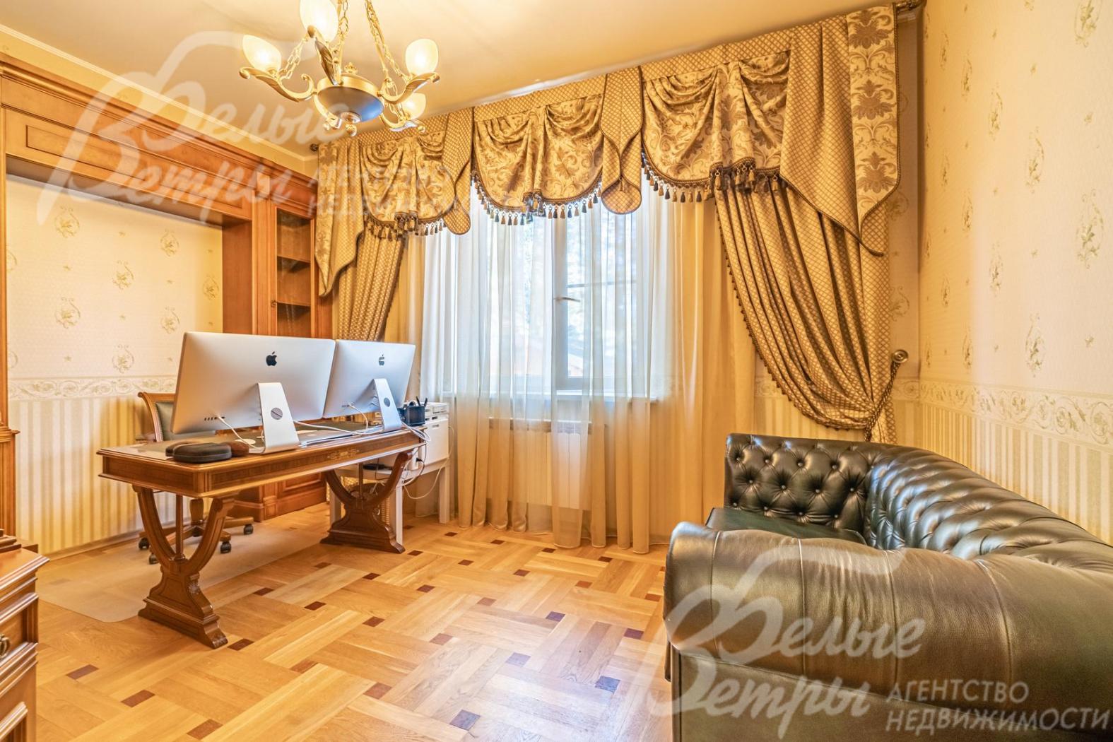 В доме дизайнерский текстиль 