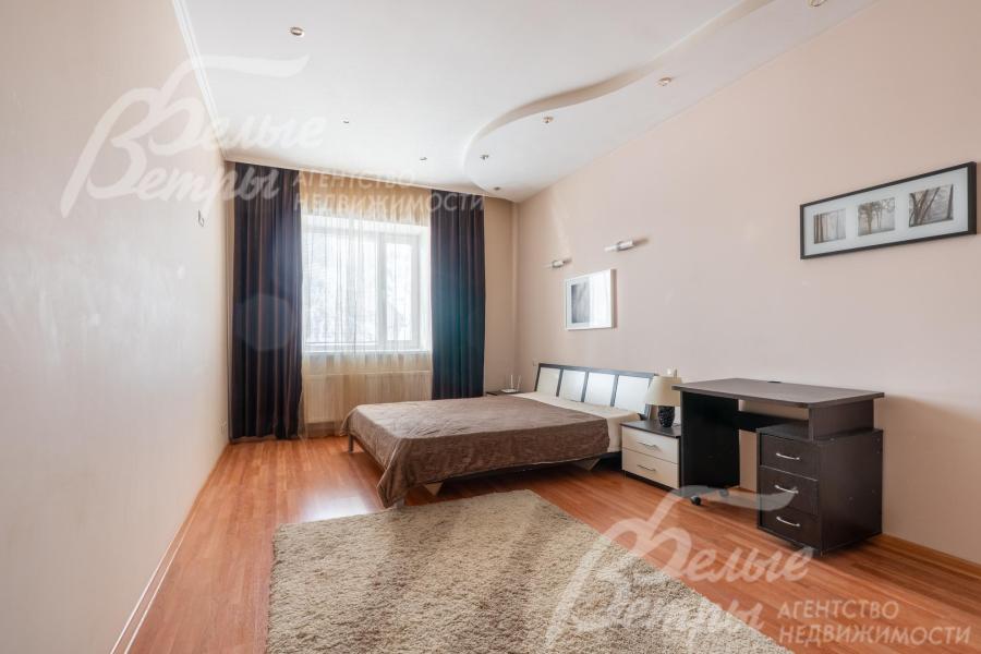 В планировке дома - 4 спальни на втором этаже просторной площади