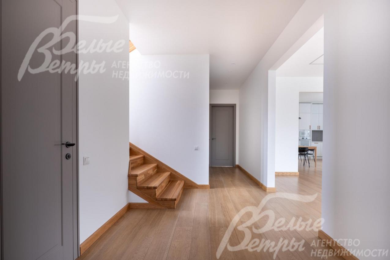 Холл 1-го этажа