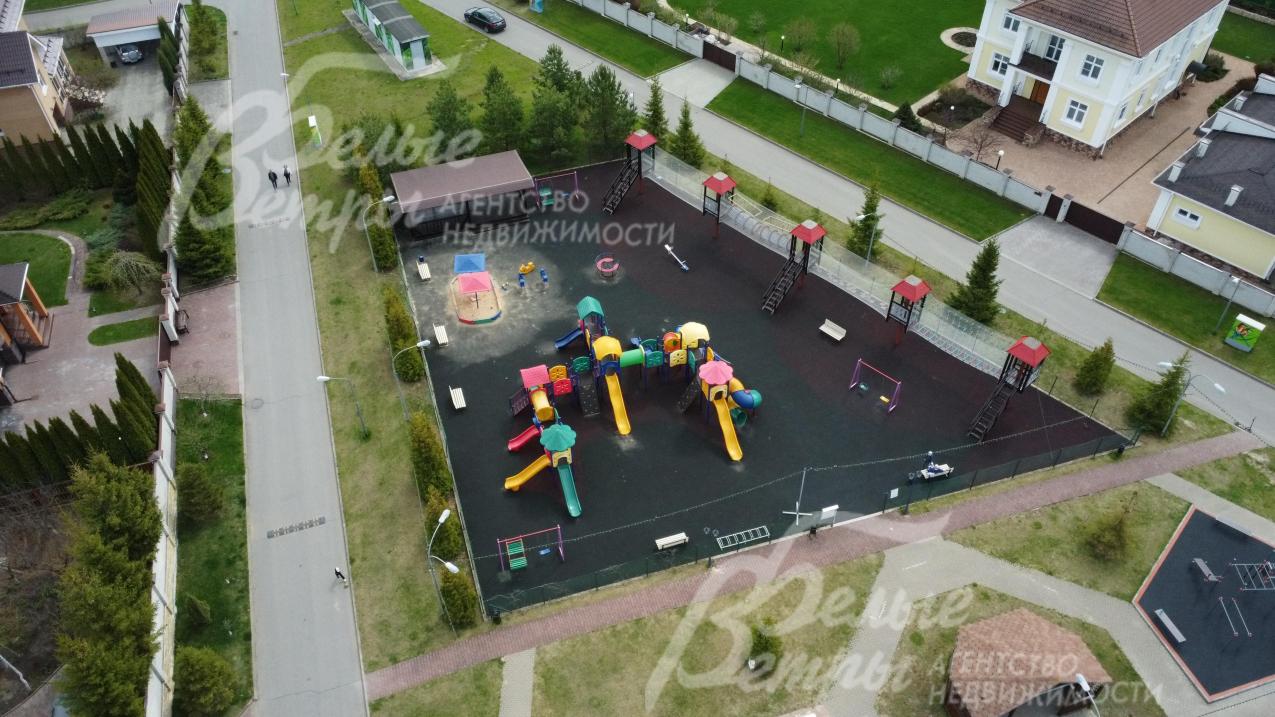 Детская площадка в поселке Чистые Ключи