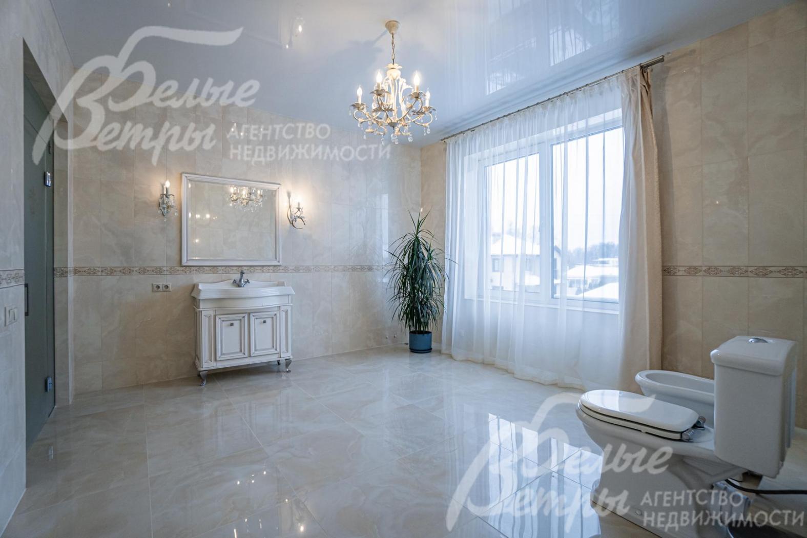 Санузел 16 кв.м при мастер-спальне, с большой душевой кабиной и ванной (ванна не установлена, есть выводы под неё)