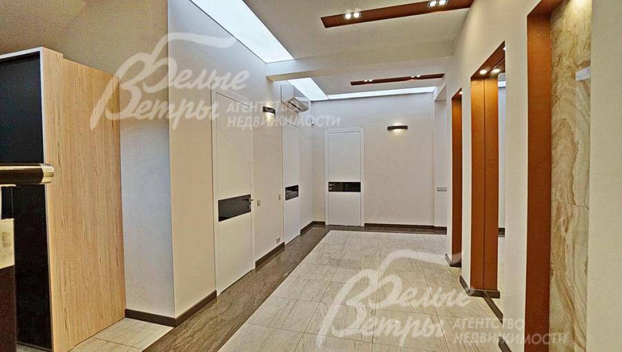 Холл первого этажа 29 кв.м