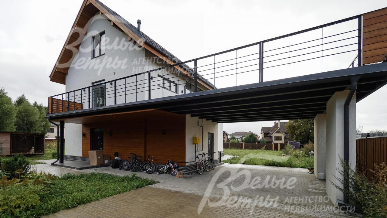 Большая терраса-патио на втором этаже