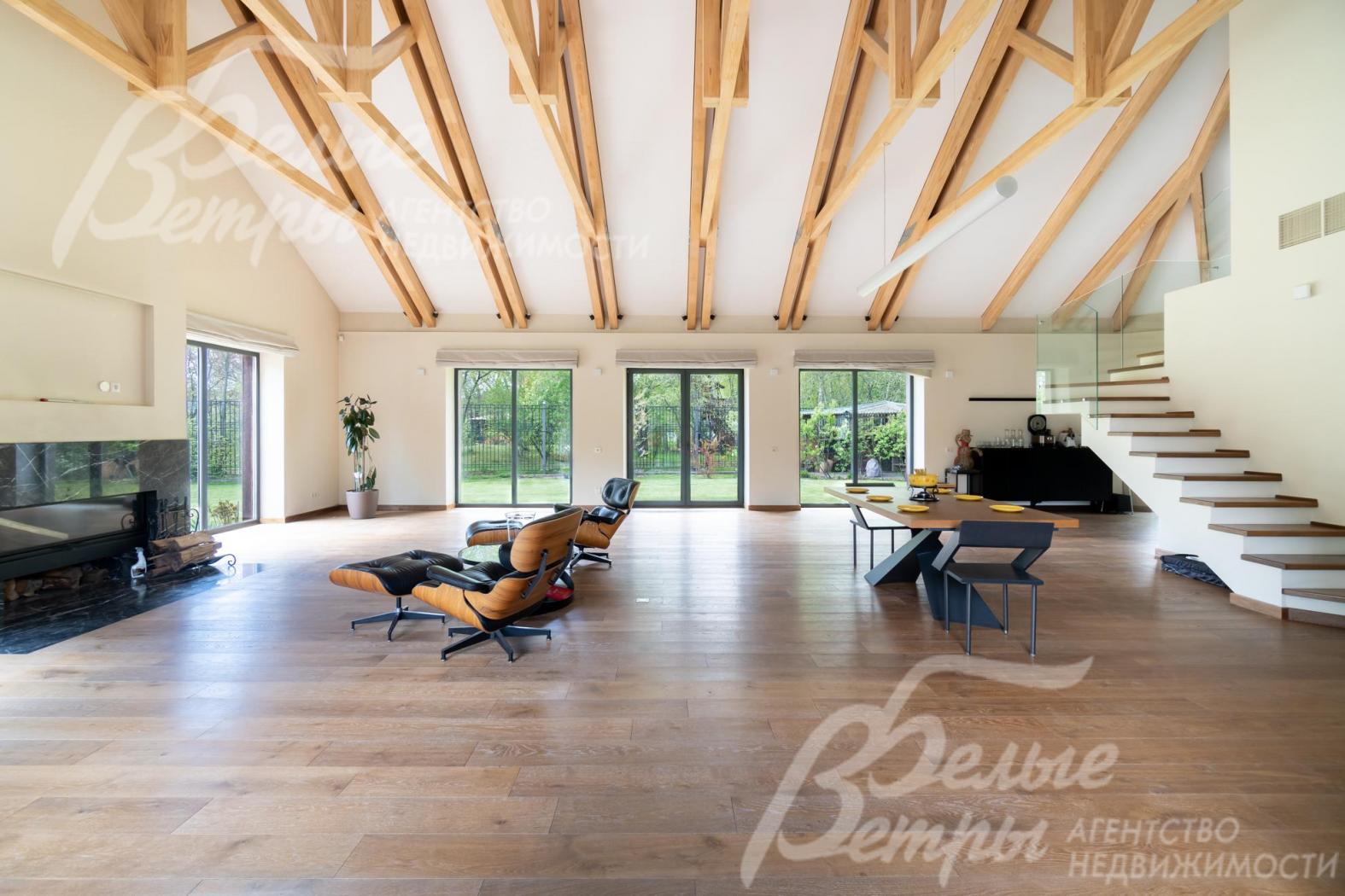 Высота потолков до 6 м