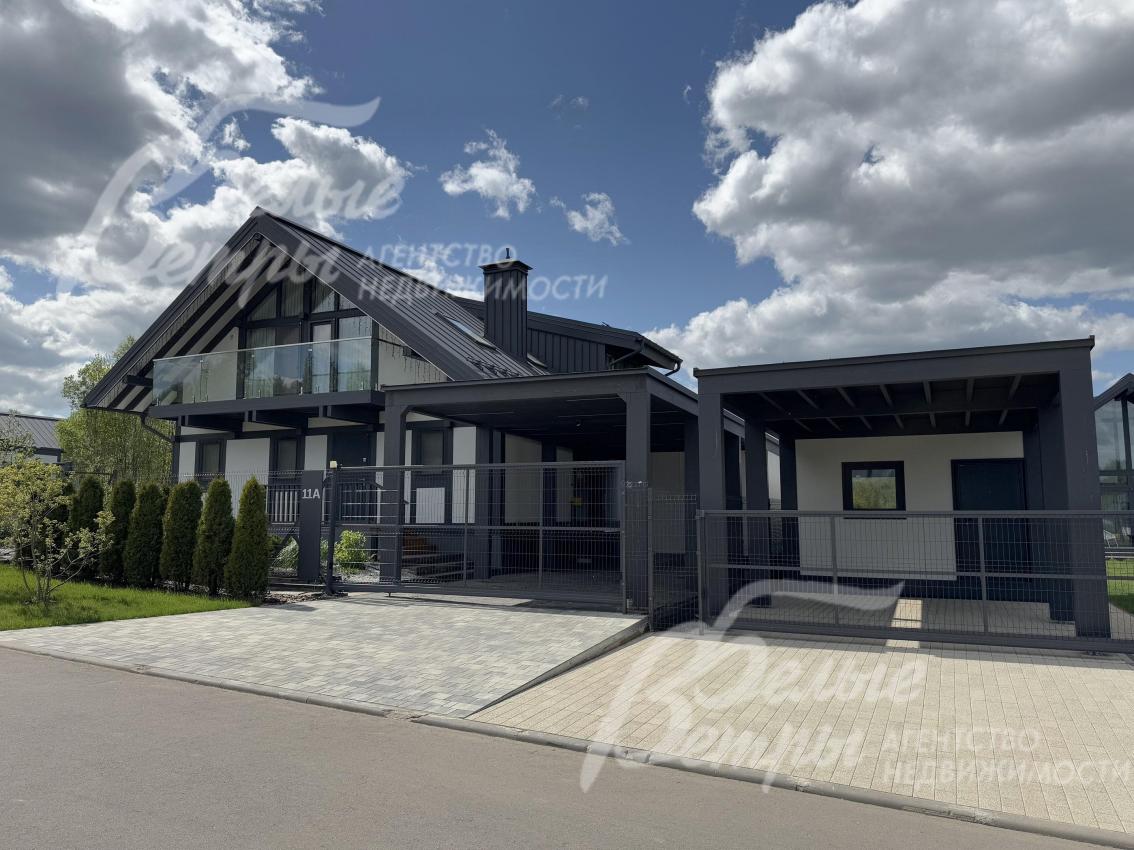 Дома - с панорамным остеклением фасадов, просторными террасами