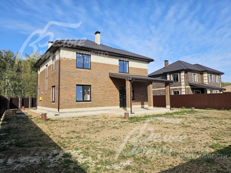 Участок угловой: заезд можно организовать с двух сторон