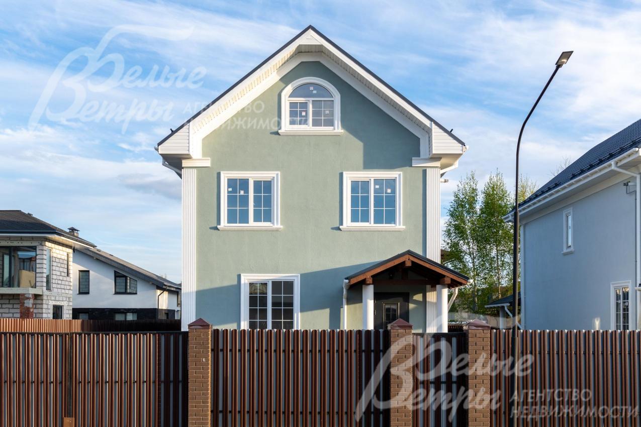 В доме 2 этажа с мансардой 55 кв.м