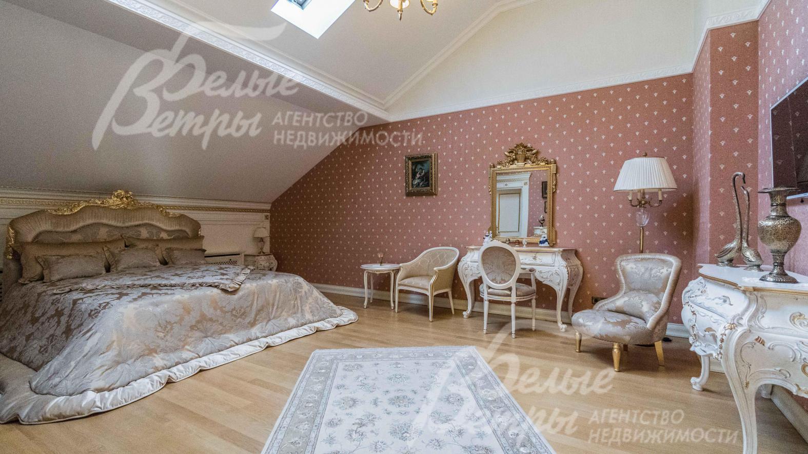 Спальня 2-го этажа с гардеробной и санузлом