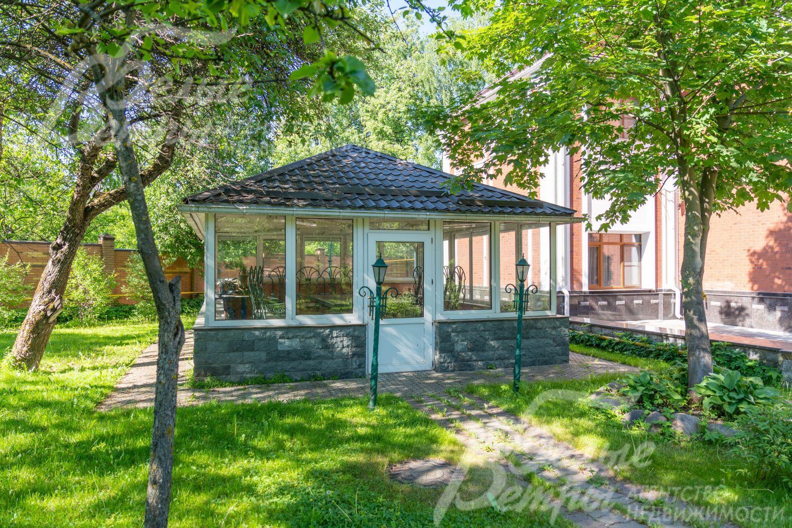 Застеклённая беседка-павильон