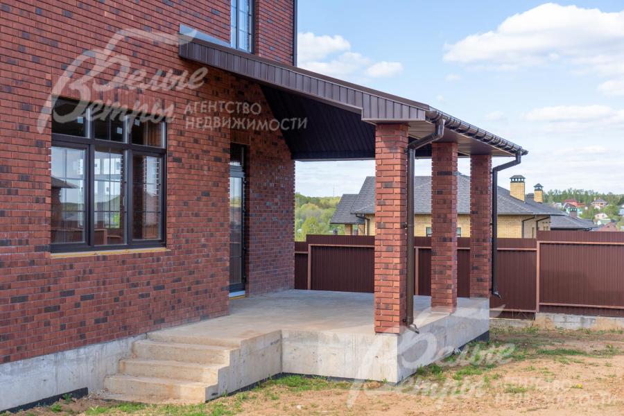 Открытая терраса с выходом в сад