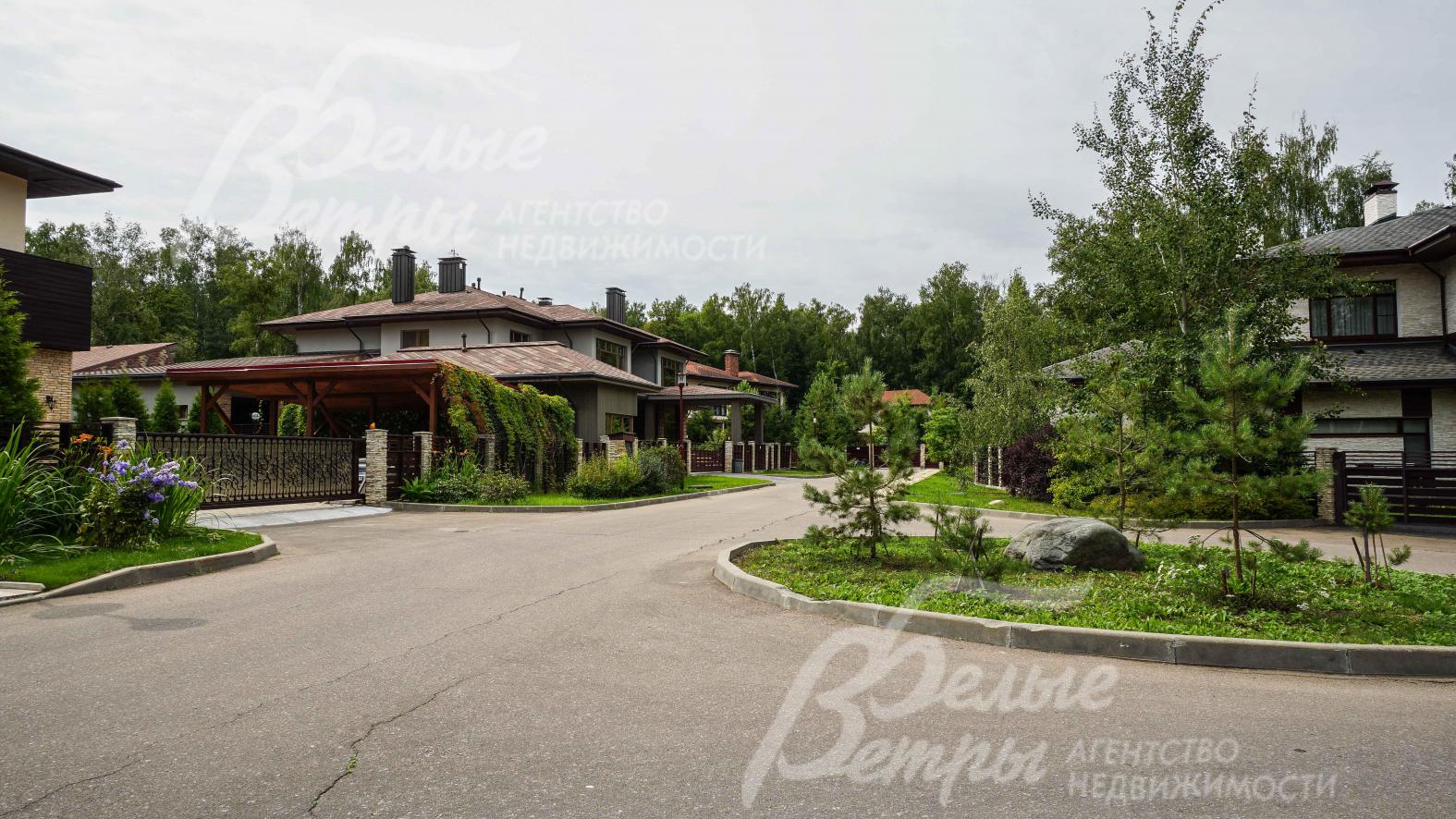 Широкие асфальтированные дороги