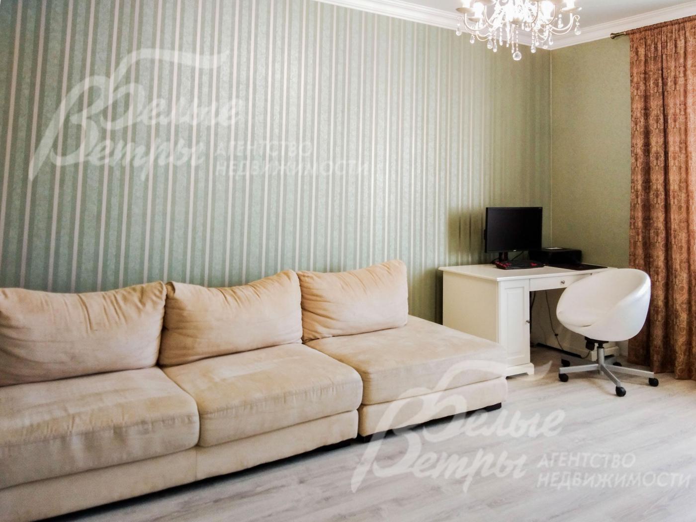 Спальня (кабинет) на первом этаже 19 кв.м