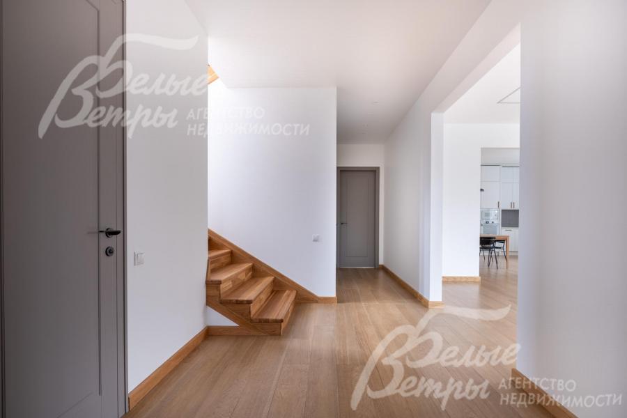 Холл 1-го этажа